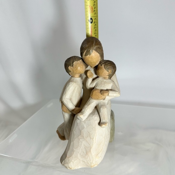 Willow Tree “Quietly” Figurine - Picture 5 of 7